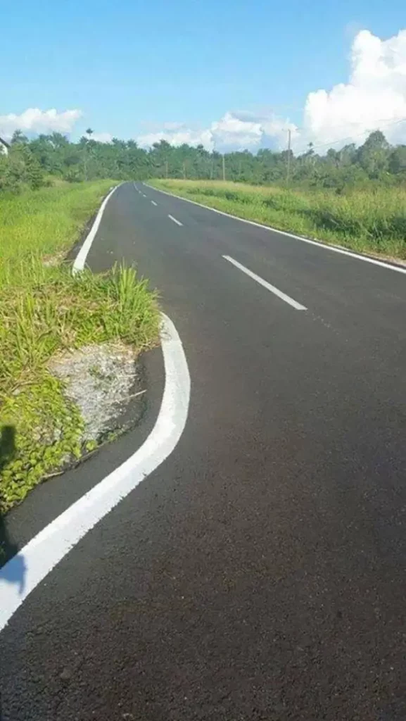 Weird road