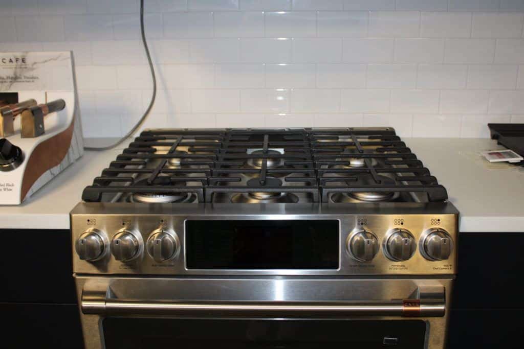 GE Cafe 30" range with 6 burners