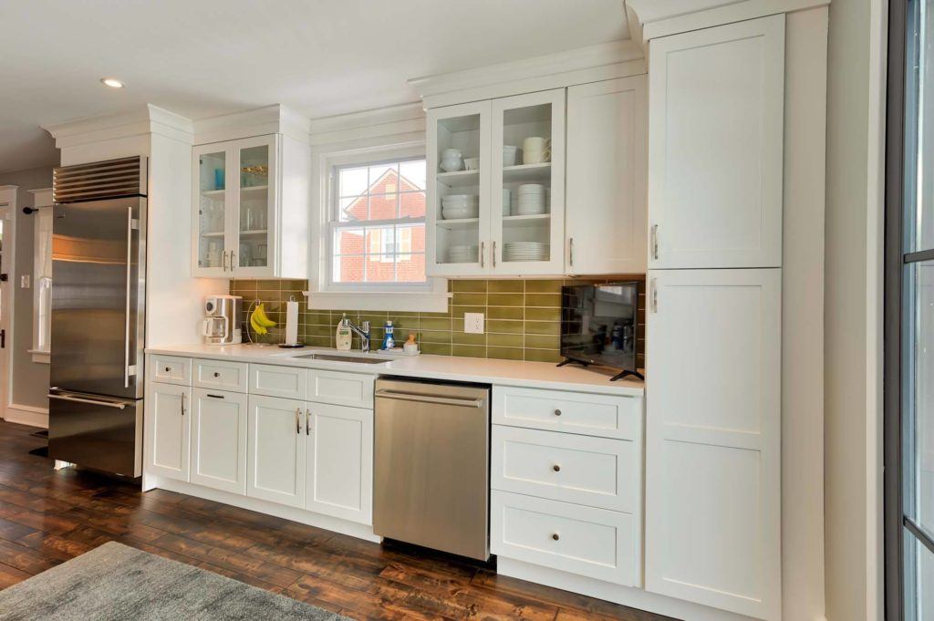 White shaker kitchen