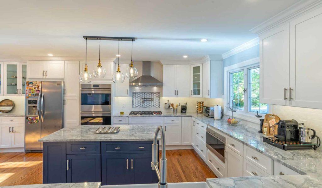 Avalon NJ Kitchen with blue island