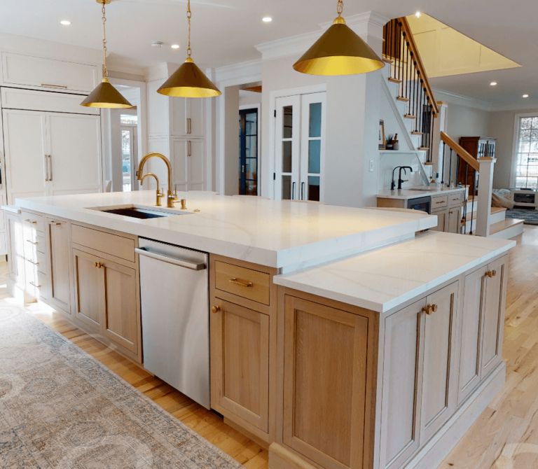 Brighton Cabinetry in Quartersawn Oak Quartz Countertops. Main Line Kitchen rates Brighton Cabinetry 5 A_ A+